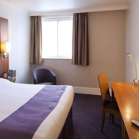 Premier Inn Nottingham Arena Экстерьер фото