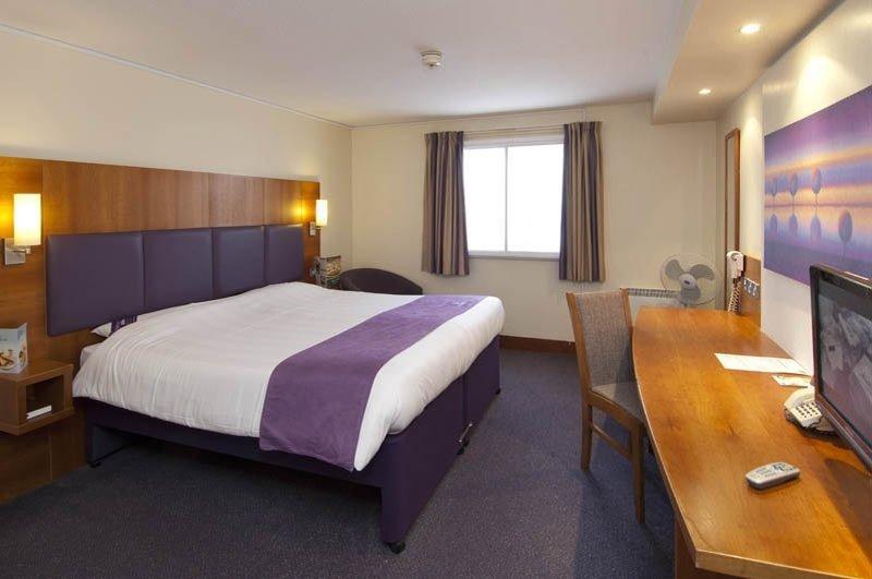 Premier Inn Nottingham Arena Экстерьер фото